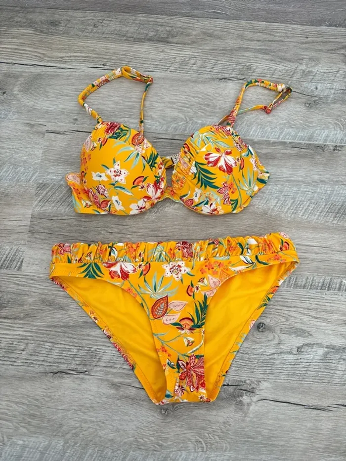 Maillot de bain Rouge Gorge T.90B / 36