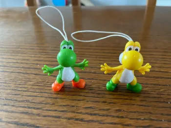 2 personnages Kinder Joy Mario