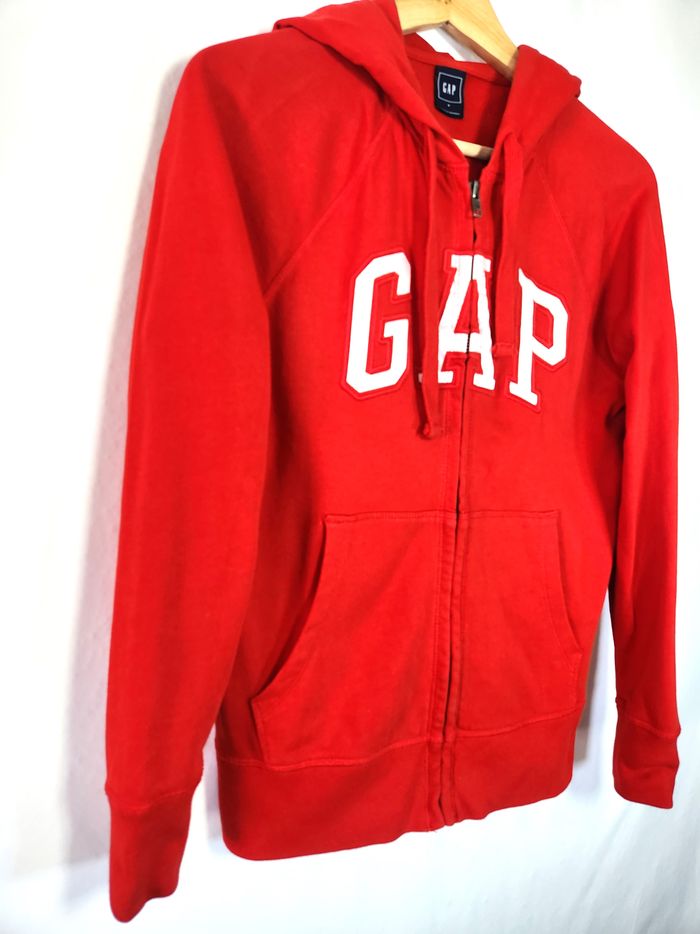 Sweat à Capuche Zippé GAP Rouge - Taille S Très bon état - photo numéro 2