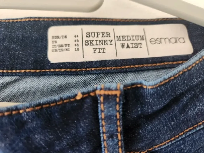 Jean super skinny taille moyenne – Neuf avec étiquette – Taille 46 FR - photo numéro 3