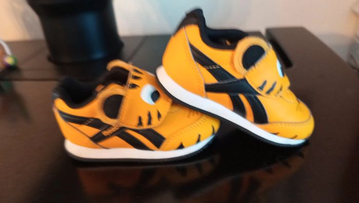 Basket taille 20 neuves - photo numéro 3