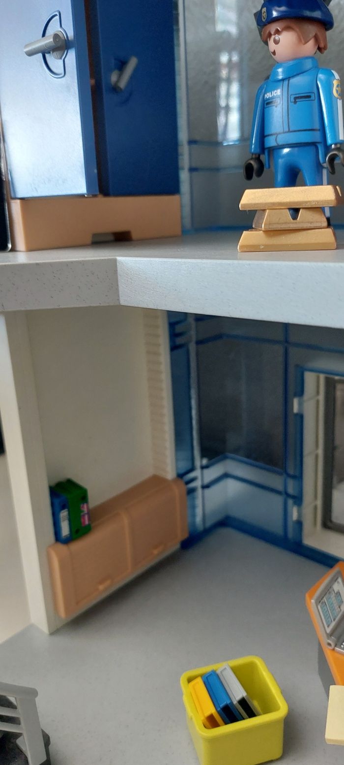 Commissariat de police playmobil grand modèle - photo numéro 7