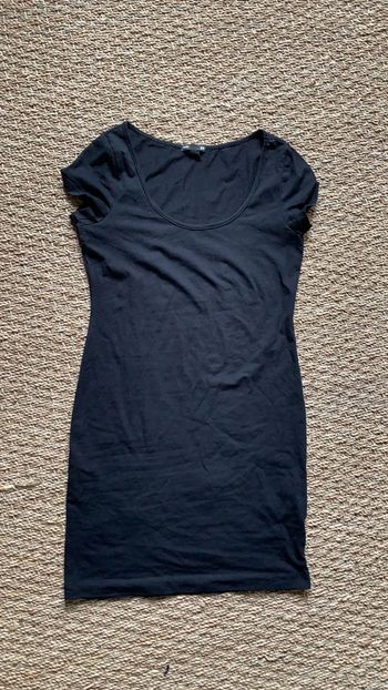 Petite robe noire basique H&M 36