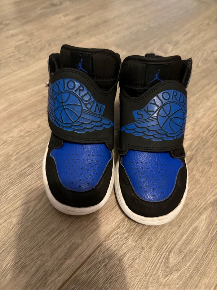 Baskets montantes Nike Jordan Pointure 29,5 - photo numéro 3