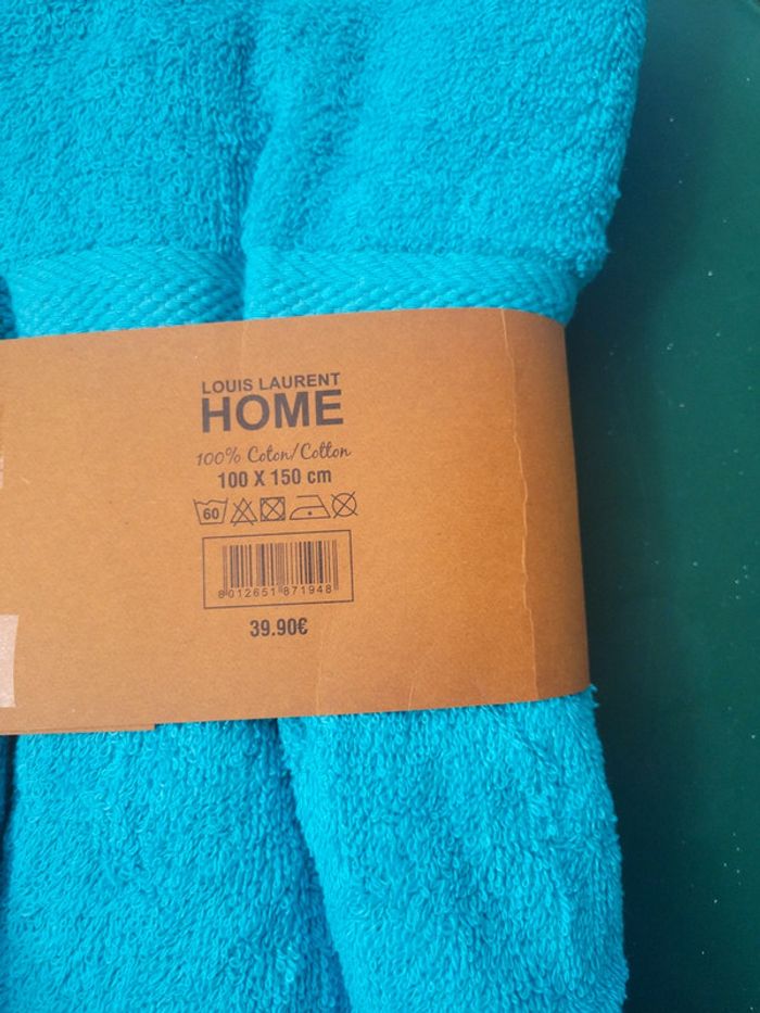 Serviette de bain turquoise. Neuve. Soldée - photo numéro 4