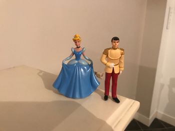 Figurine cendrillon et son prince