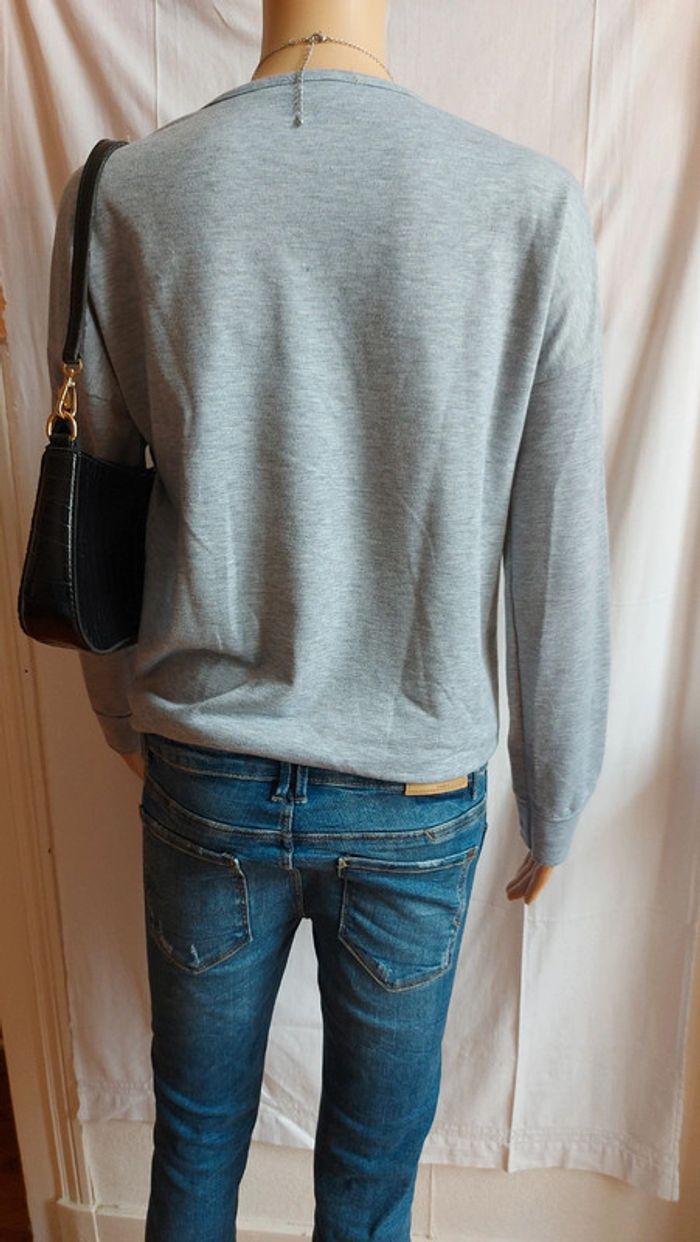 Pull gris- léger- col rond- motif uni/ I love LFM taille S/36 - photo numéro 2