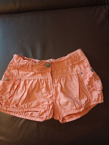 Short fille