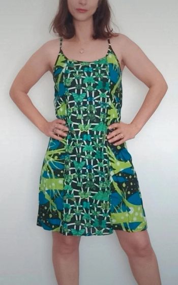 Robe d été colorée motif papillon taille 40/42