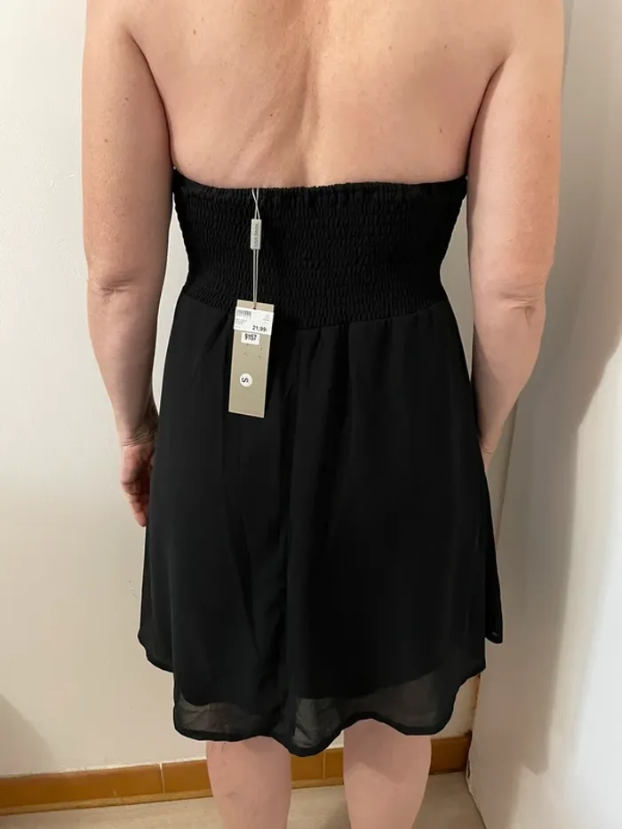 Robe noire neuve - photo numéro 3