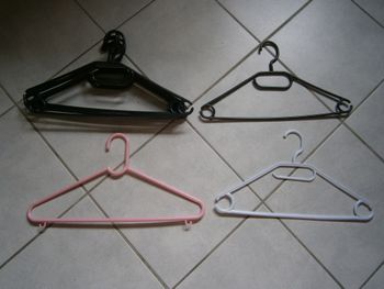 Lot de 10 cintres en plastique