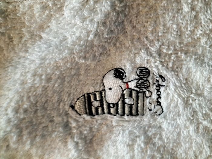 Peignoir blanc en 18mois marque Snoopy - photo numéro 5