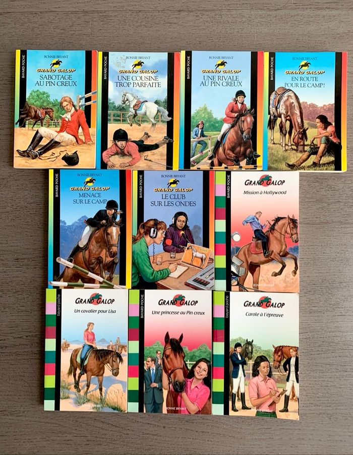Lot (partiel possible) de 10 livres Grand galop