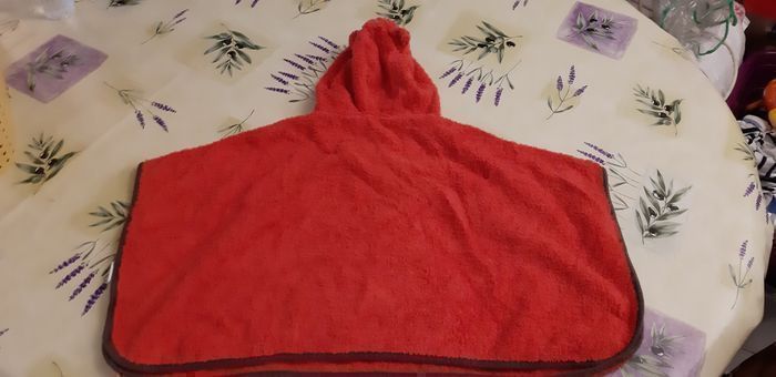 Cape de bain 6-12M - photo numéro 2