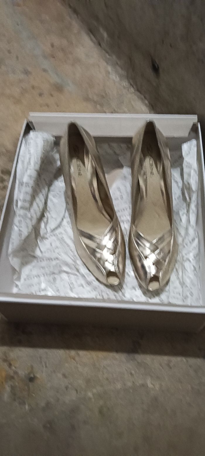Chaussures neuves - photo numéro 3