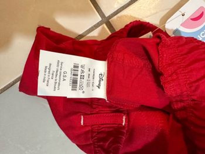 Short Mickey rouge - 9 mois - photo numéro 6