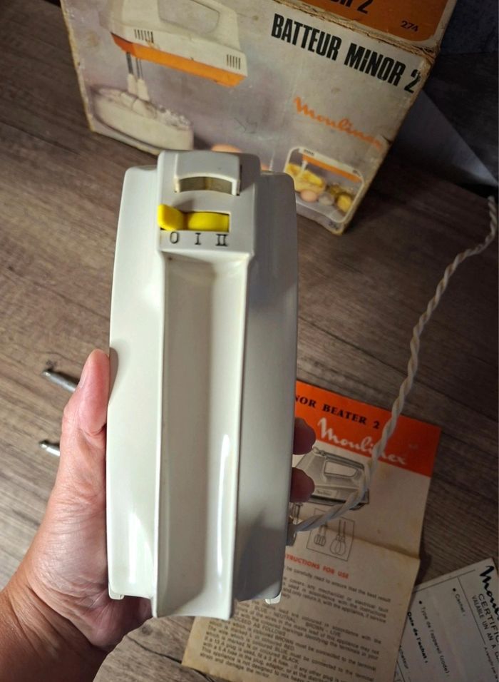 Batteur électrique Moulinex Minor 2 (Super Minor 2) Vintage Complet avec boîte d'origine - photo numéro 9