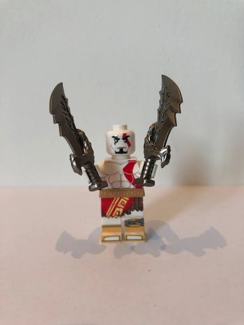 Figurine type lego Kratos. God of War