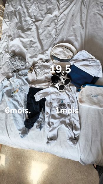 Lot vêtements bébé