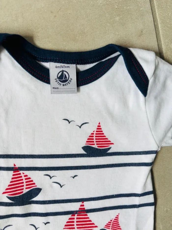 2 bodies Petit Bateau 6 mois 67cm neufs - photo numéro 3