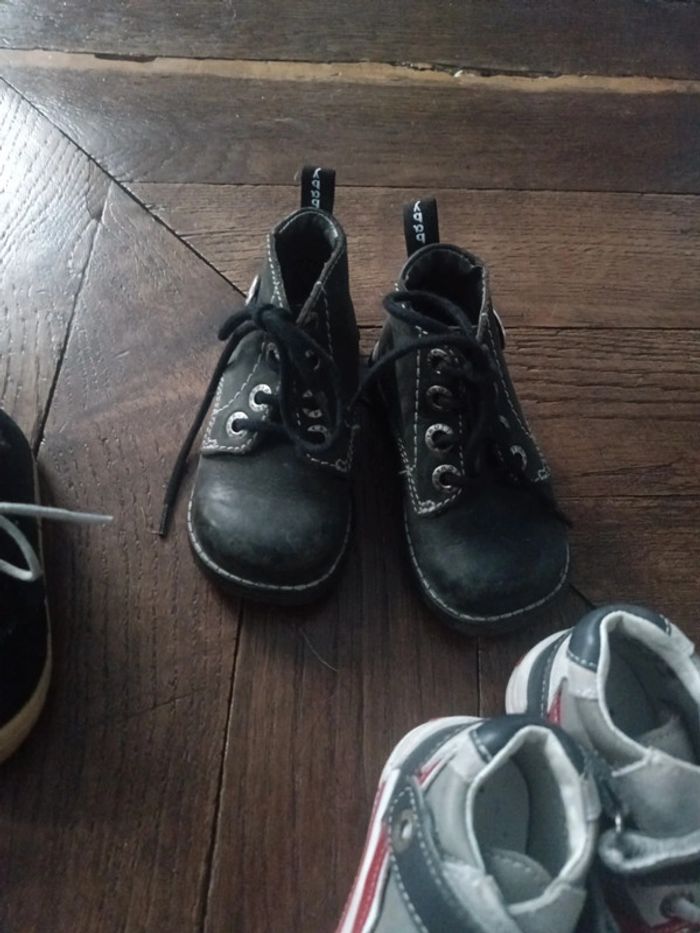 Lot de chaussures taille 20. - photo numéro 8