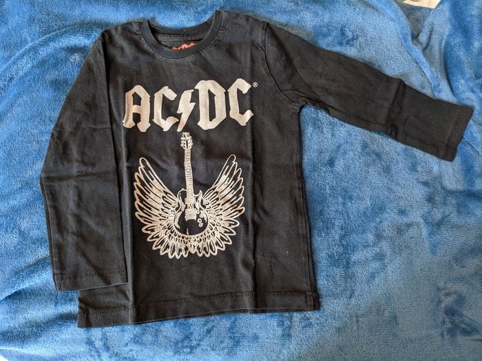 T shirt manche longue ACDC noir 4 ans