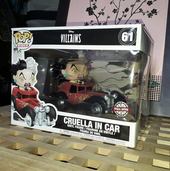 Funko Pop Rides numéro 61
Cruella d'Enfer Cruella de Vil in car 
Les 101 Dalmatiens Villains in car Disney  Special Edition
