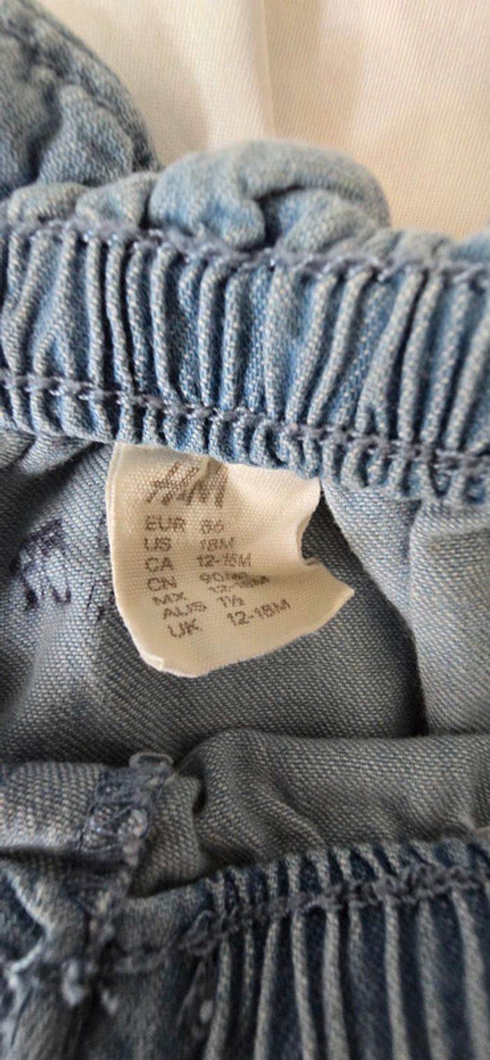 Short en jean clair H&M - Taille élastique et détails volantés ! - photo numéro 3