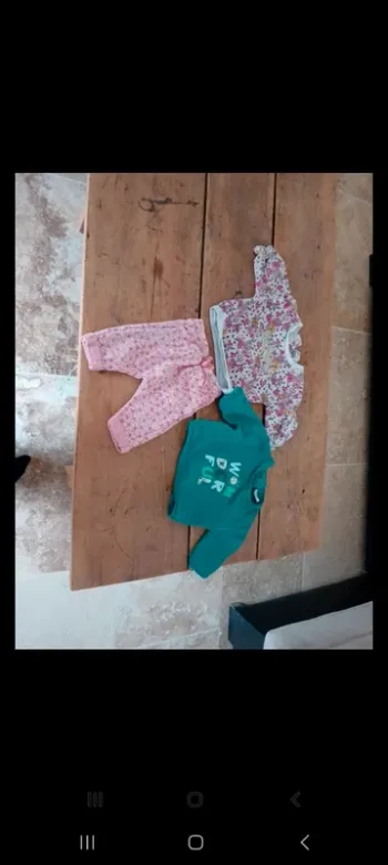Pull tape a l'oeil taille 3 mois