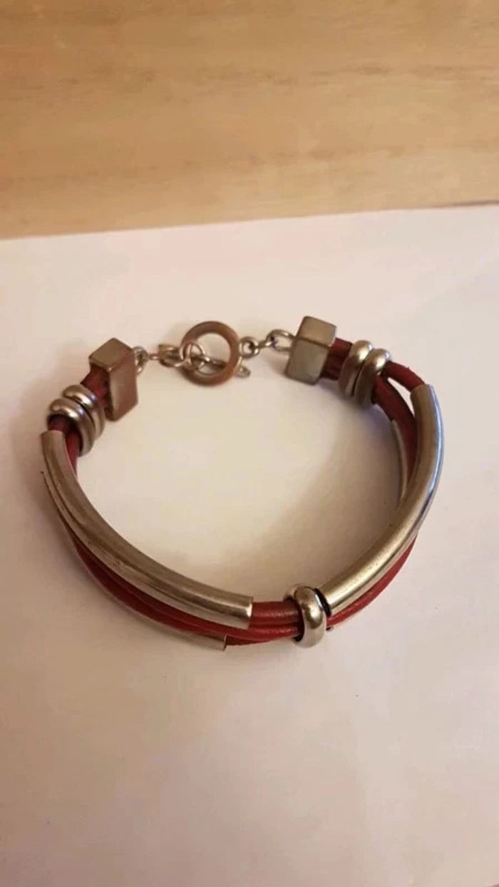 Bracelet cuir rouge et métal - photo numéro 3