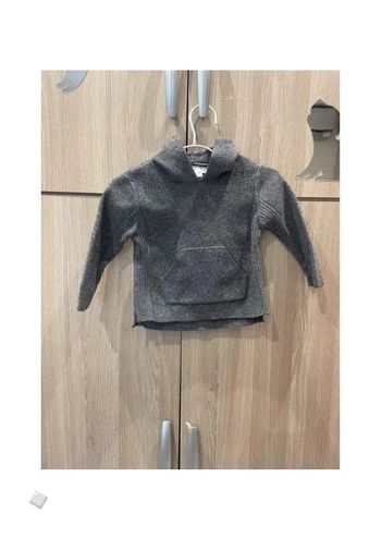 Pull uni à capuche poche centrale  Zara