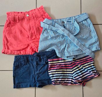 Lots 4 shorts T.8 ans