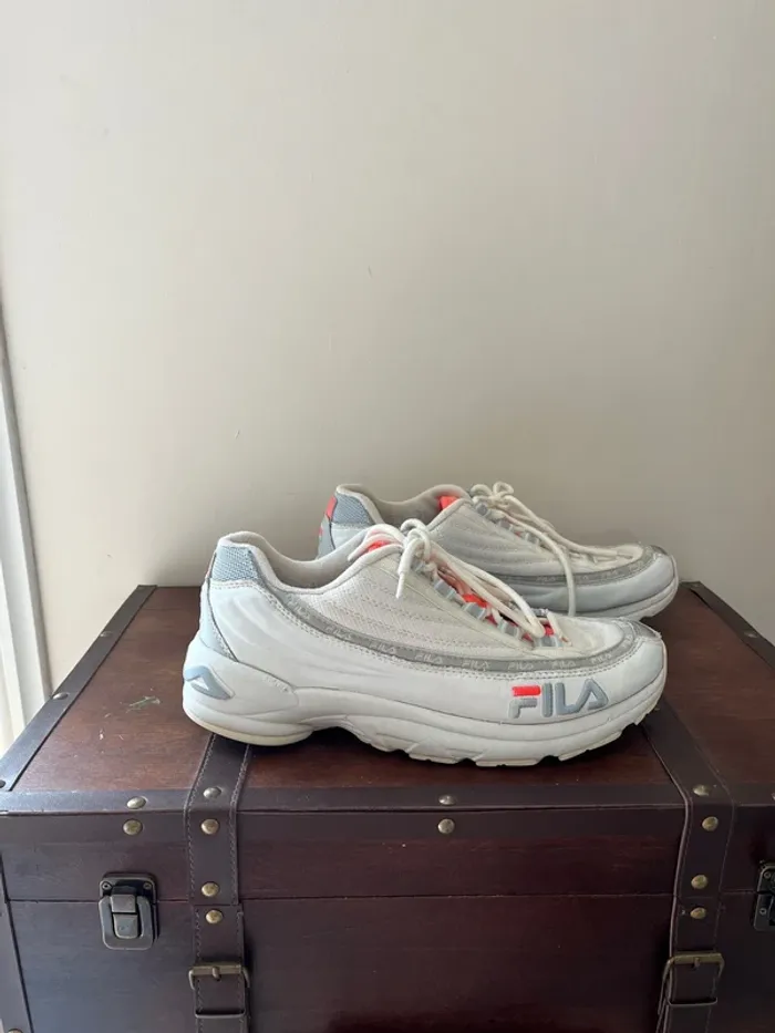 Baskets Fila blanches 40