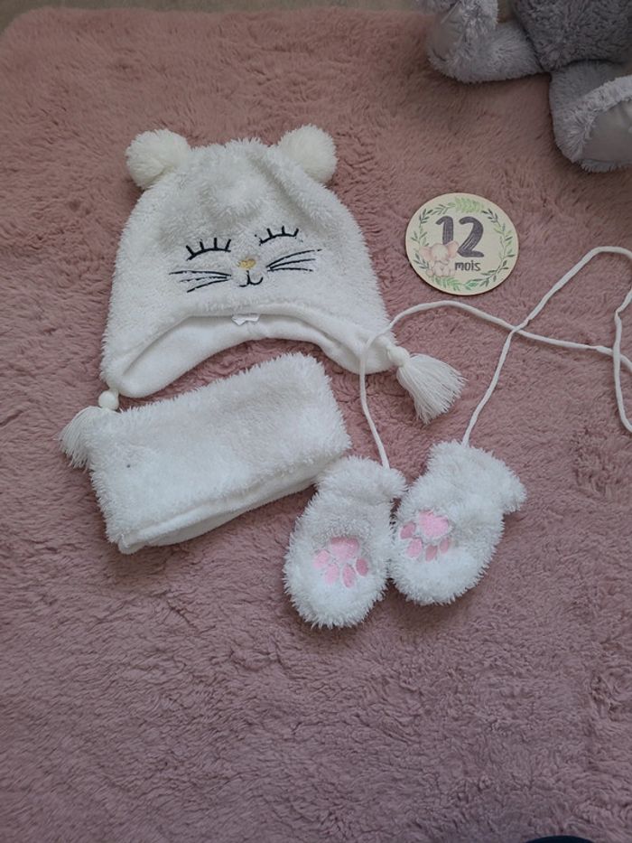Ensemble bonnet gants écharpe