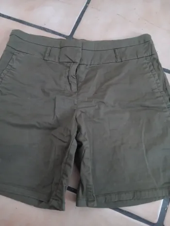 Short kaki