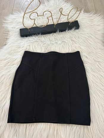 Très belle jupe noire 🥰 taille XS pimkie