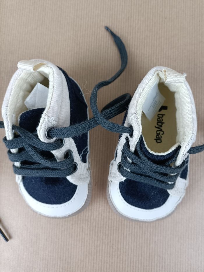 basket BabyGap garçon 0 / 3 mois NEUF - photo numéro 3