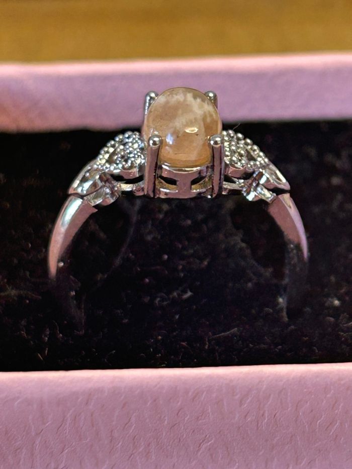 Bague réglable en laiton et en pierre de soleil – Joie & Rayonnement - photo numéro 10