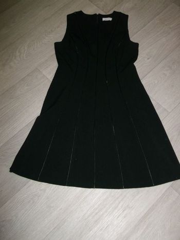 Robe CALVIN KLEIN noire liserés simili cuir noir taille 40 TBE