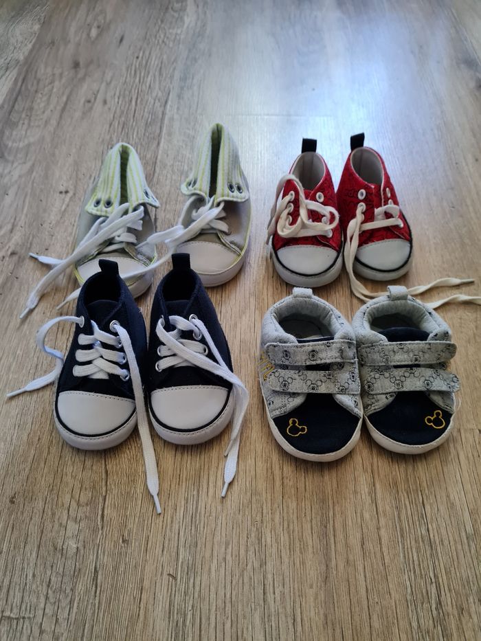 Lot 6 paires chaussures, chaussons pointure 18 - photo numéro 4