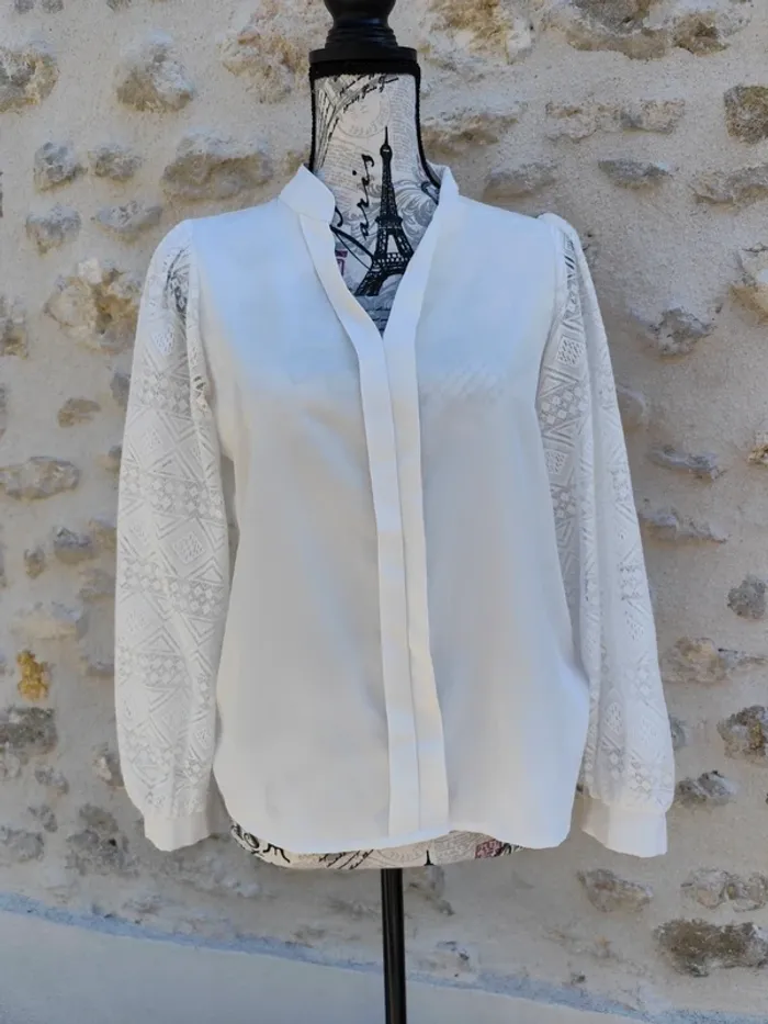 Superbe blouse chemise blanche taille M manches dentelles