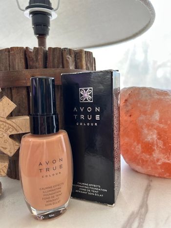 Fond de teint apaisant Avon teinte warmest beige