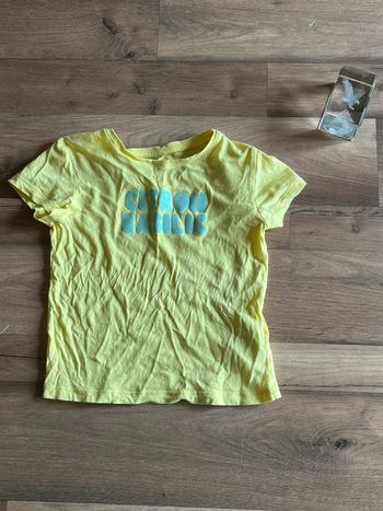 Je vend un tee shirt fille taille 5 ans très bon état
