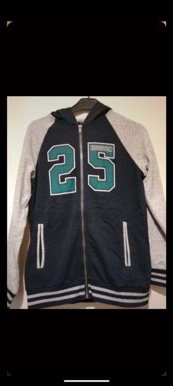 Sweat Kiabi Bleu marine et gris. Taille 12 ans.