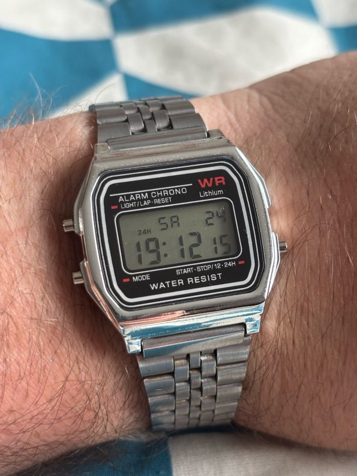Montre vintage digital numerique - photo numéro 2