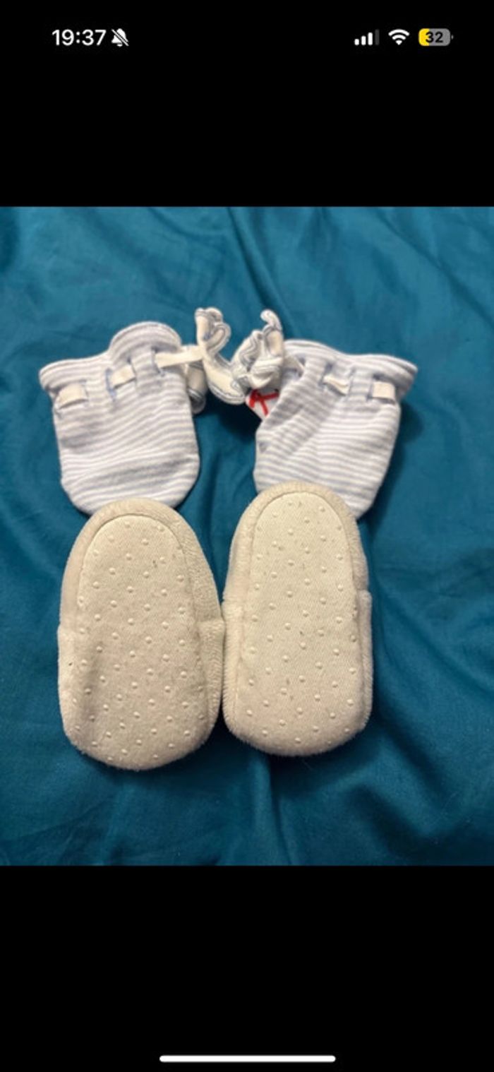 chaussons et moufles naissance - photo numéro 2