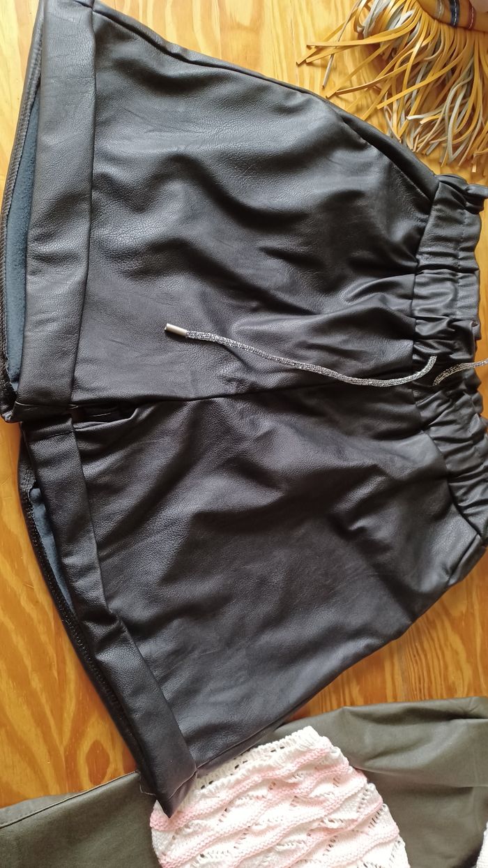 Short emitation cuir - photo numéro 2