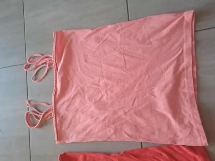 Lot de 2 Débardeurs Celaia Taille 42/44 - photo numéro 2
