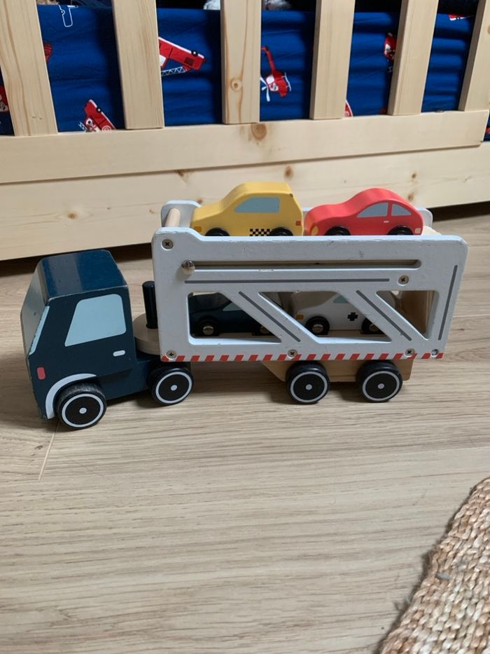 Camion + voitures en bois - photo numéro 2