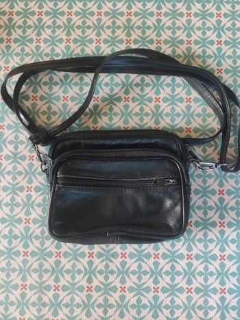 Pochette en cuir bandoulière
